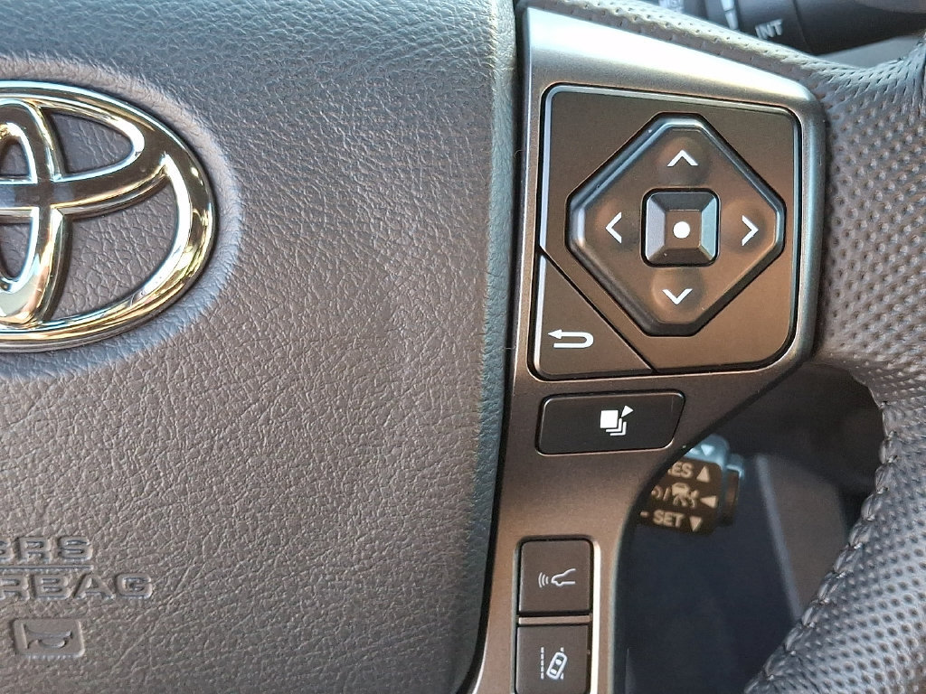 Used 2023 Toyota Tacoma TRD Off-Road AWD/4WD image 20