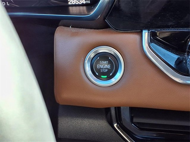 Used 2024 GMC Canyon AT4 w/ Technology Package image 10