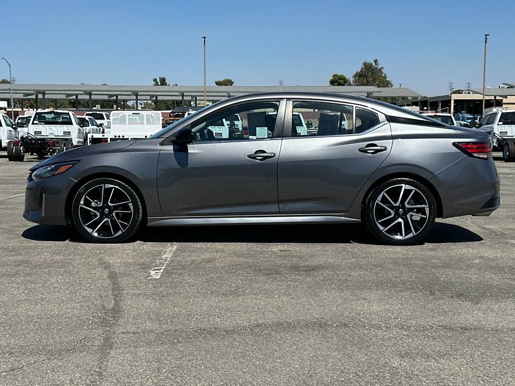 Used 2025 Nissan Sentra SR FWD image 6