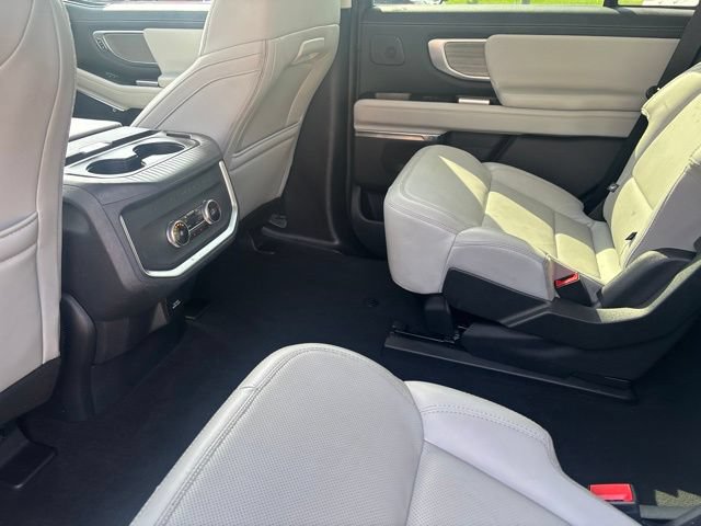 Certified 2025 Ford Expedition Platinum w/ Driver's Package AWD/4WD image 15