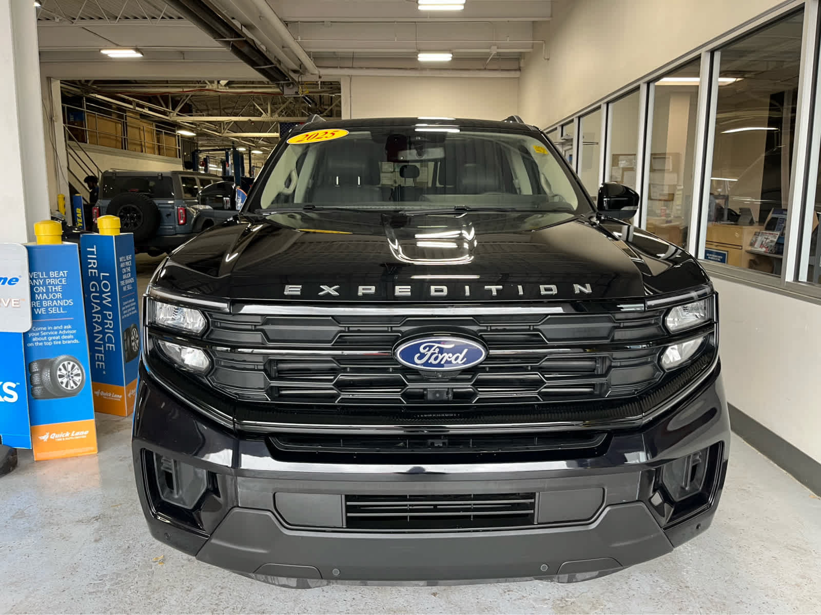 Certified 2025 Ford Expedition Active AWD/4WD image 2