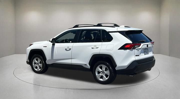 Used 2021 Toyota RAV4 XLE w/ Convenience Package AWD/4WD image 2