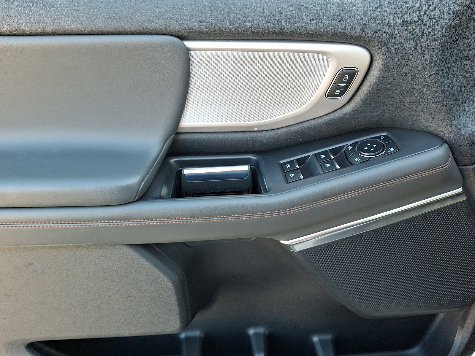 Certified 2025 Ford Expedition Max Active AWD/4WD image 16