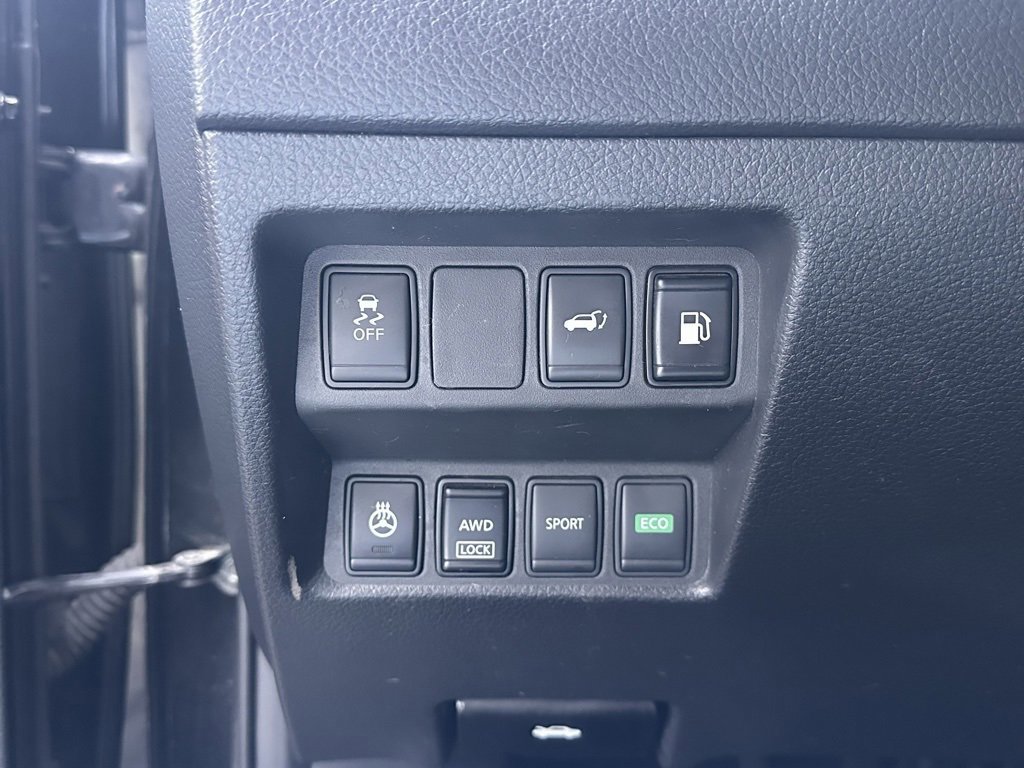 Used 2018 Nissan Rogue SV w/ Premium Package image 26