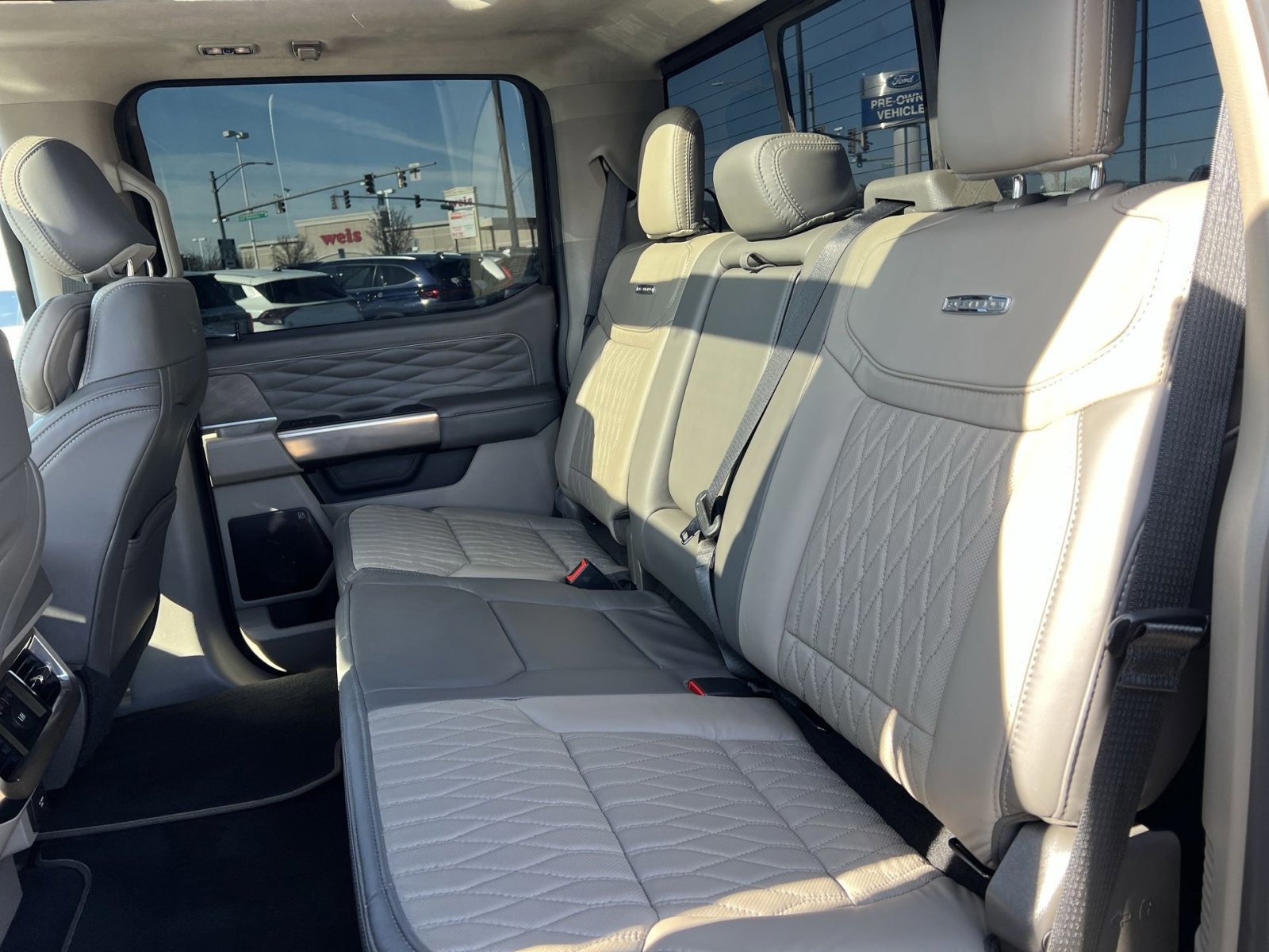 Certified 2025 Ford F450 Platinum w/ Platinum Plus Package image 25