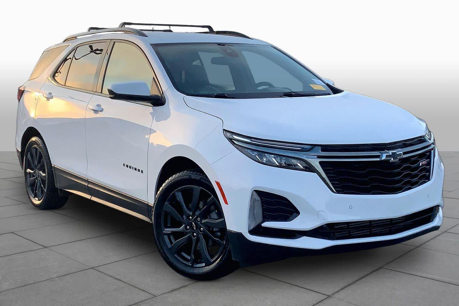 Used 2022 Chevrolet Equinox RS w/ LPO, Floor Liner Package FWD image 3