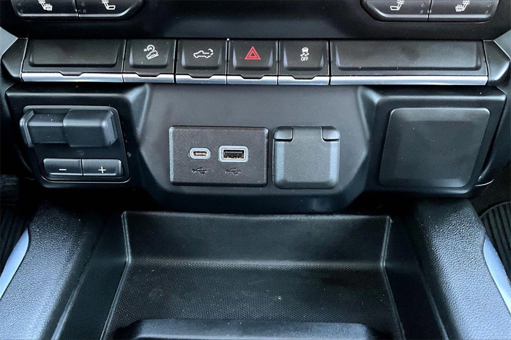 Used 2022 Chevrolet Silverado 1500 LT Trail Boss w/ Bed Protection Package image 33