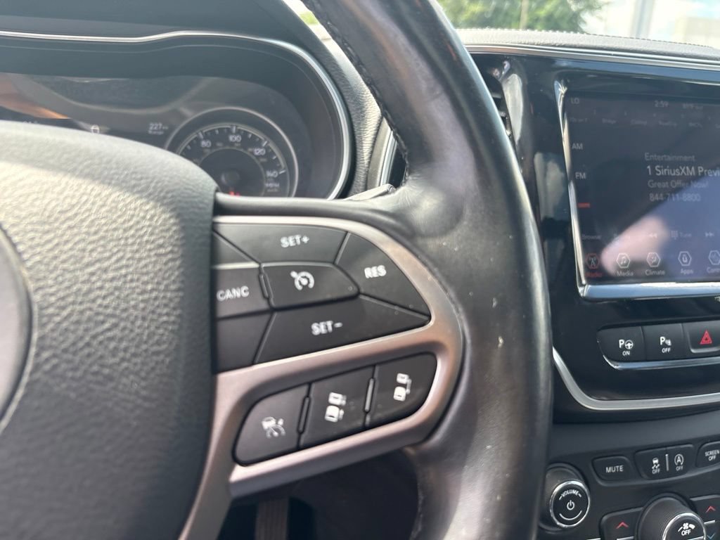 Used 2021 Jeep Cherokee Limited AWD/4WD image 23
