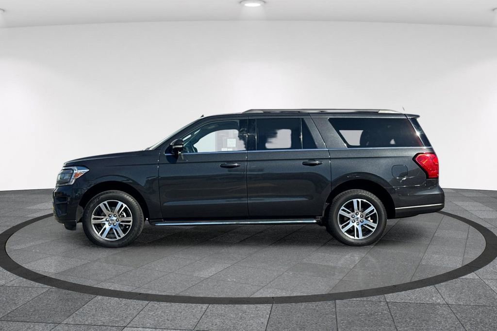 Certified 2022 Ford Expedition Max XLT image 7
