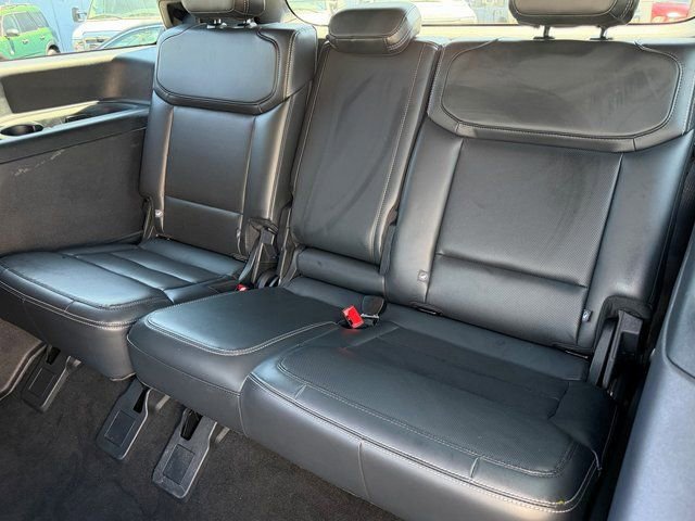 Certified 2025 Ford Expedition Platinum w/ Stealth Appearance Package image 39