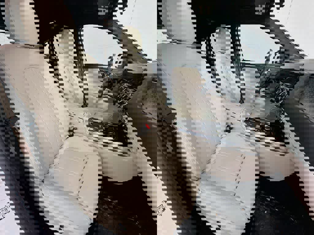 Used 2025 Mercedes-Benz GLA 250 4MATIC image 18