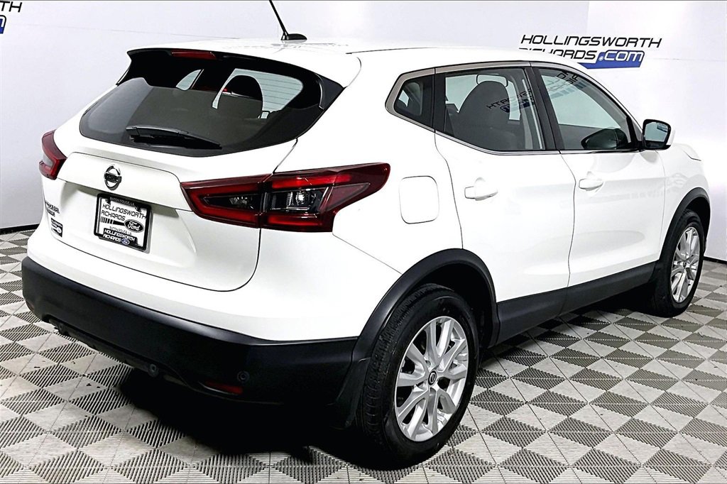 Used 2021 Nissan Rogue Sport S image 9