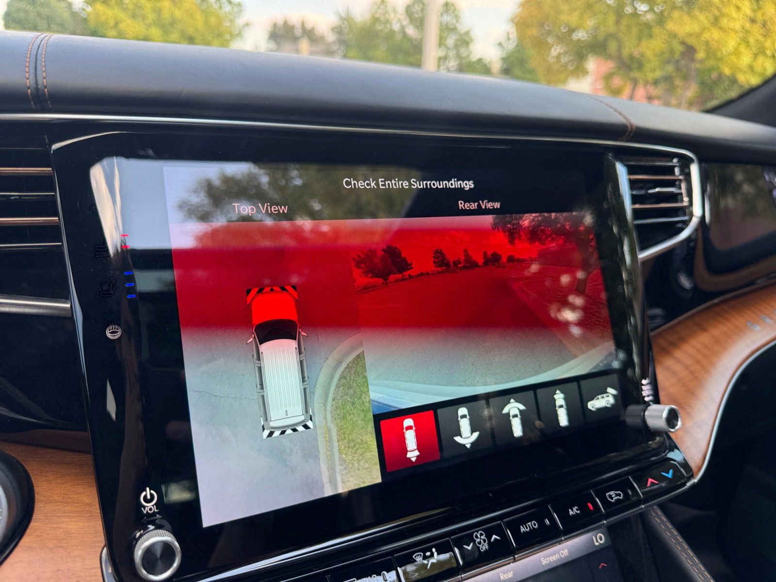 Used 2022 Jeep Grand Wagoneer Series III w/ Rear Seat Video Group 1 image 31