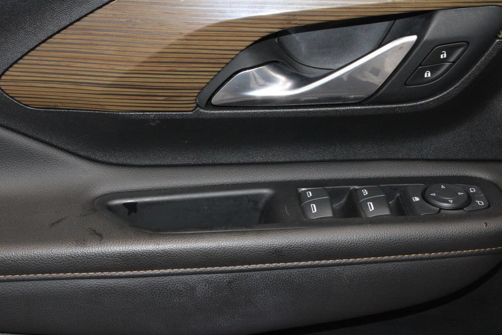 Used 2020 GMC Terrain SLE w/ Elevation Edition FWD image 25