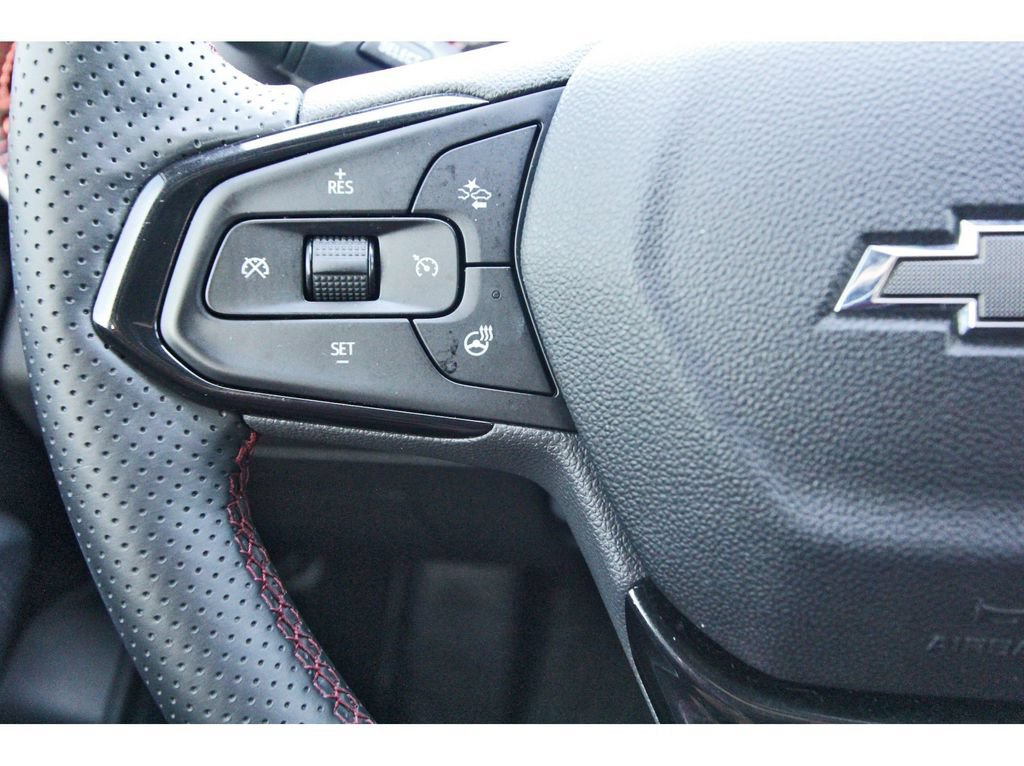 Used 2024 Chevrolet Trax RS w/ Sunroof Package FWD image 18