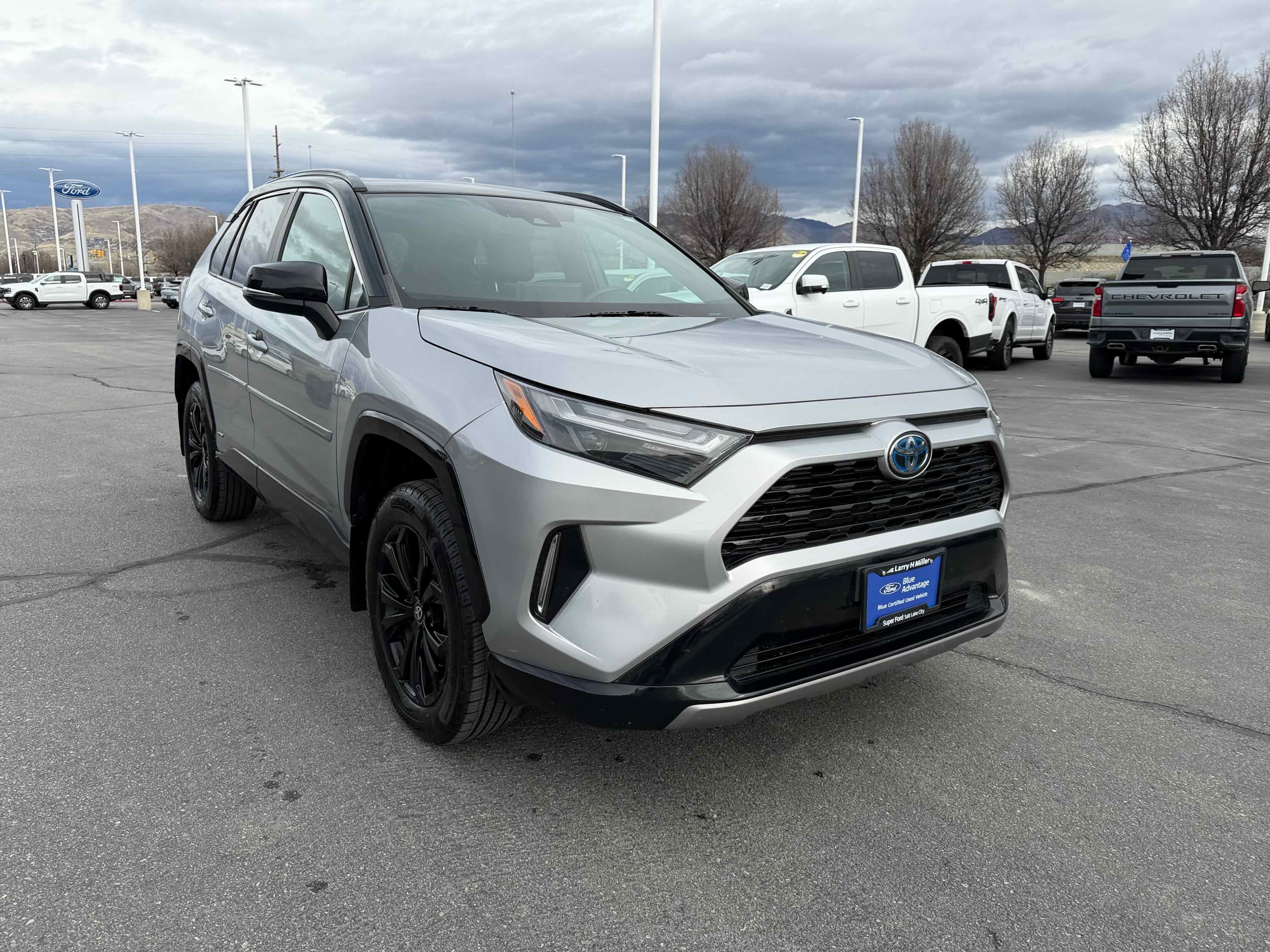 Used 2022 Toyota RAV4 XSE w/ XSE Grade Weather Package image 8