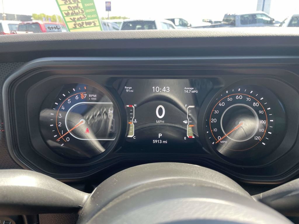 Used 2025 Jeep Gladiator Rubicon w/ Convenience Group AWD/4WD image 30