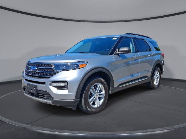 Certified 2021 Ford Explorer XLT w/ Equipment Group 202A AWD/4WD image 1