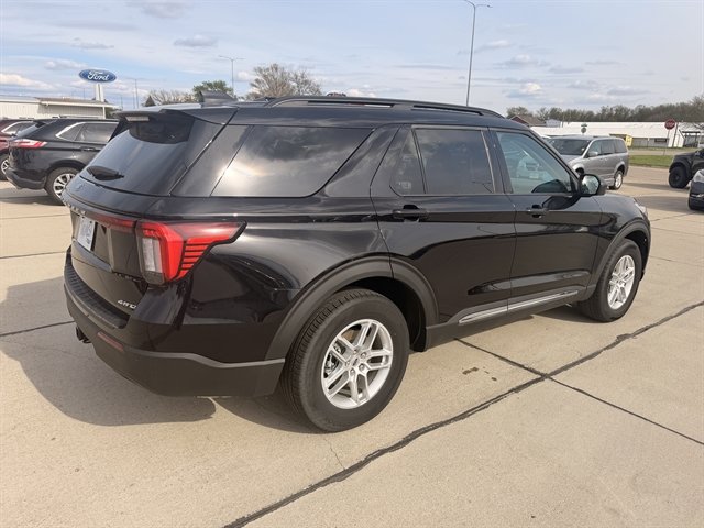 Certified 2025 Ford Explorer Active AWD/4WD image 6
