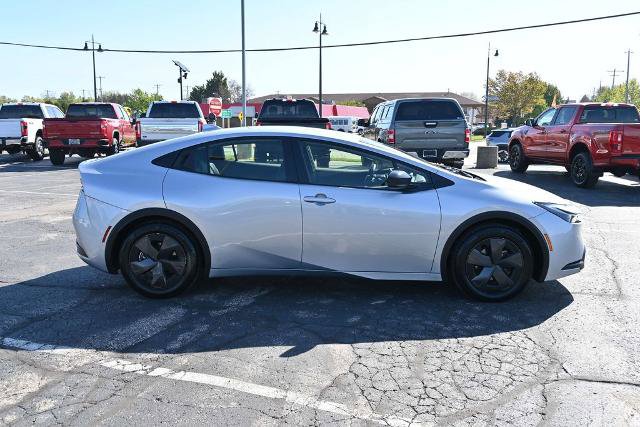 Used 2024 Toyota Prius LE FWD image 8