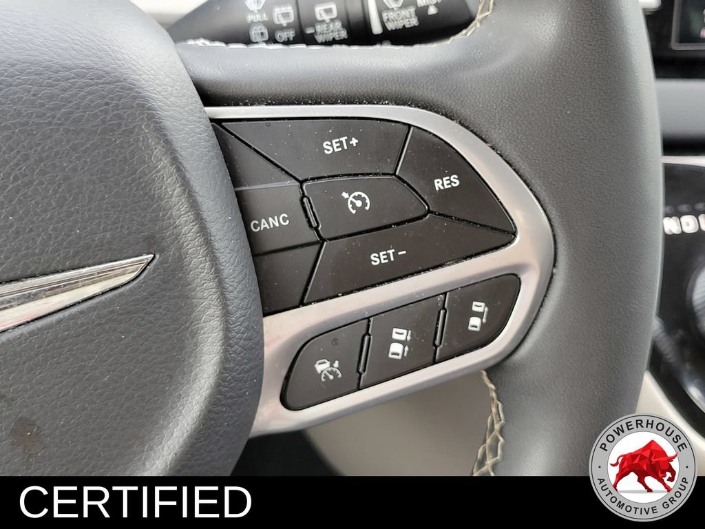 Used 2023 Chrysler Pacifica Touring-L FWD image 31