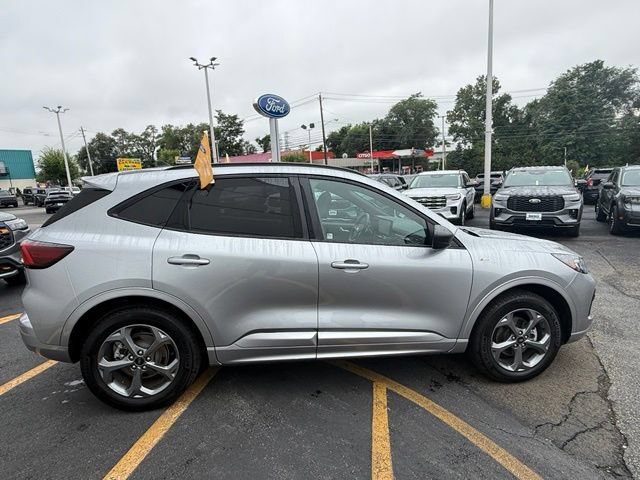 Certified 2023 Ford Escape ST-Line w/ Tech Pack #1 AWD/4WD image 8