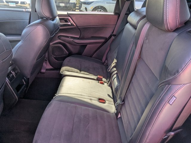Used 2024 Mitsubishi Outlander SE FWD image 23