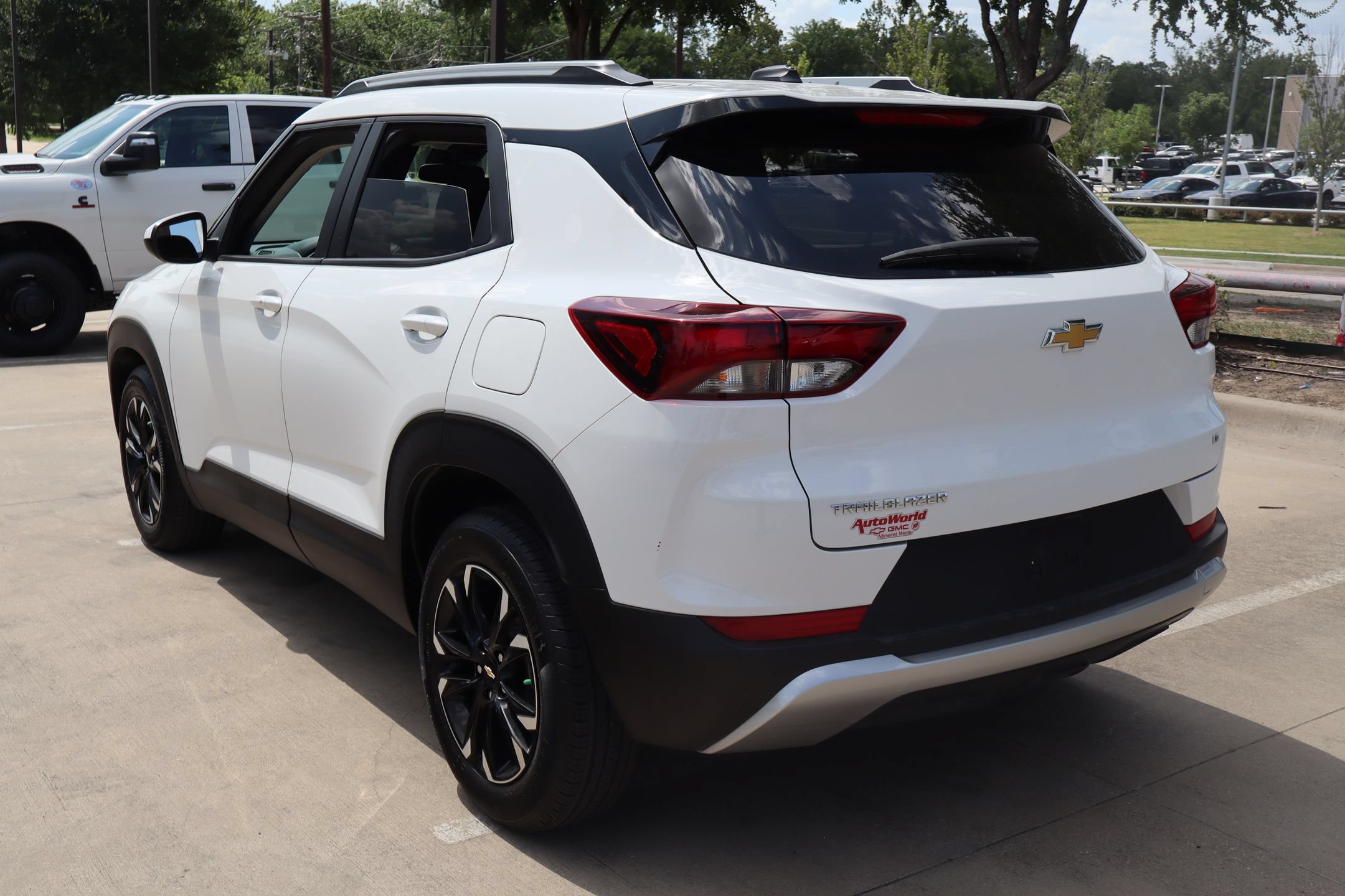 Used 2023 Chevrolet TrailBlazer LT FWD image 6