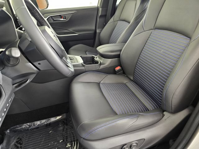 Used 2025 Toyota RAV4 XSE w/ Advanced Technology Package AWD/4WD image 24