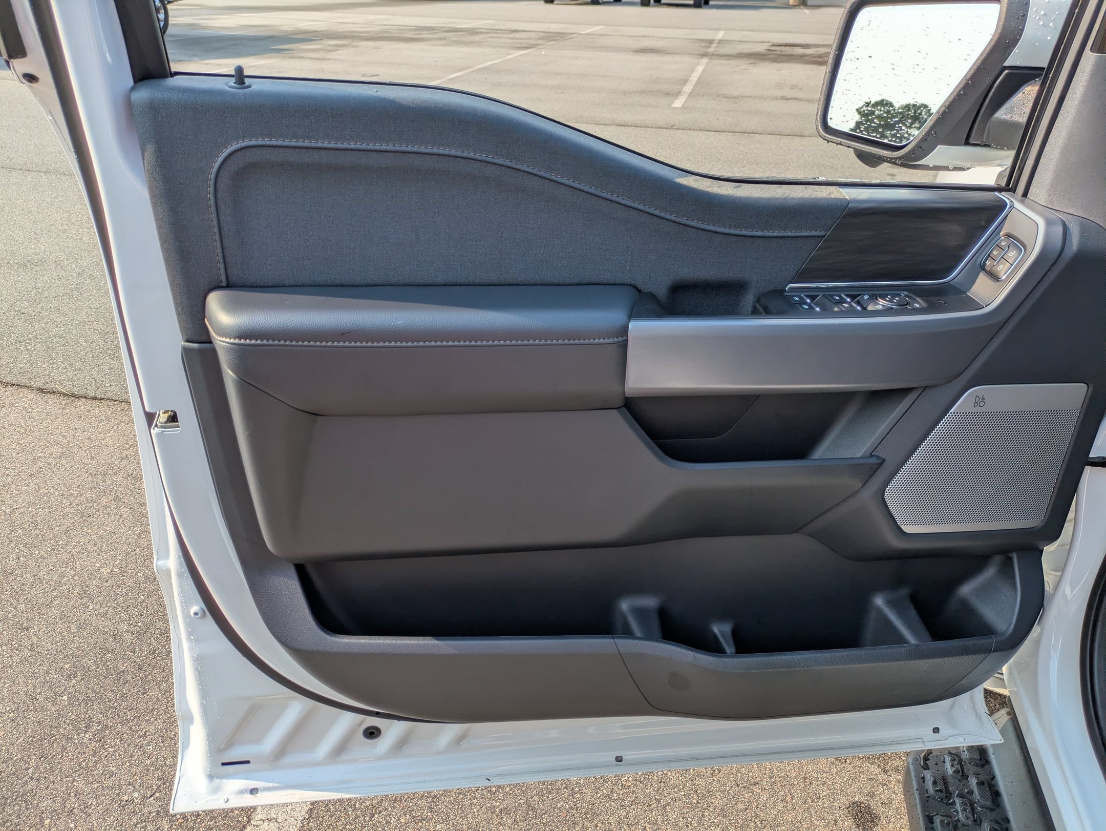 Certified 2025 Ford F150 Lightning Lariat AWD/4WD image 17