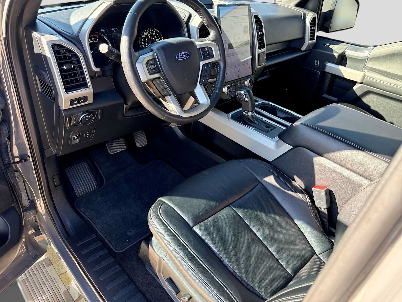 Certified 2020 Ford F150 Lariat w/ Equipment Group 502A Luxury AWD/4WD image 2