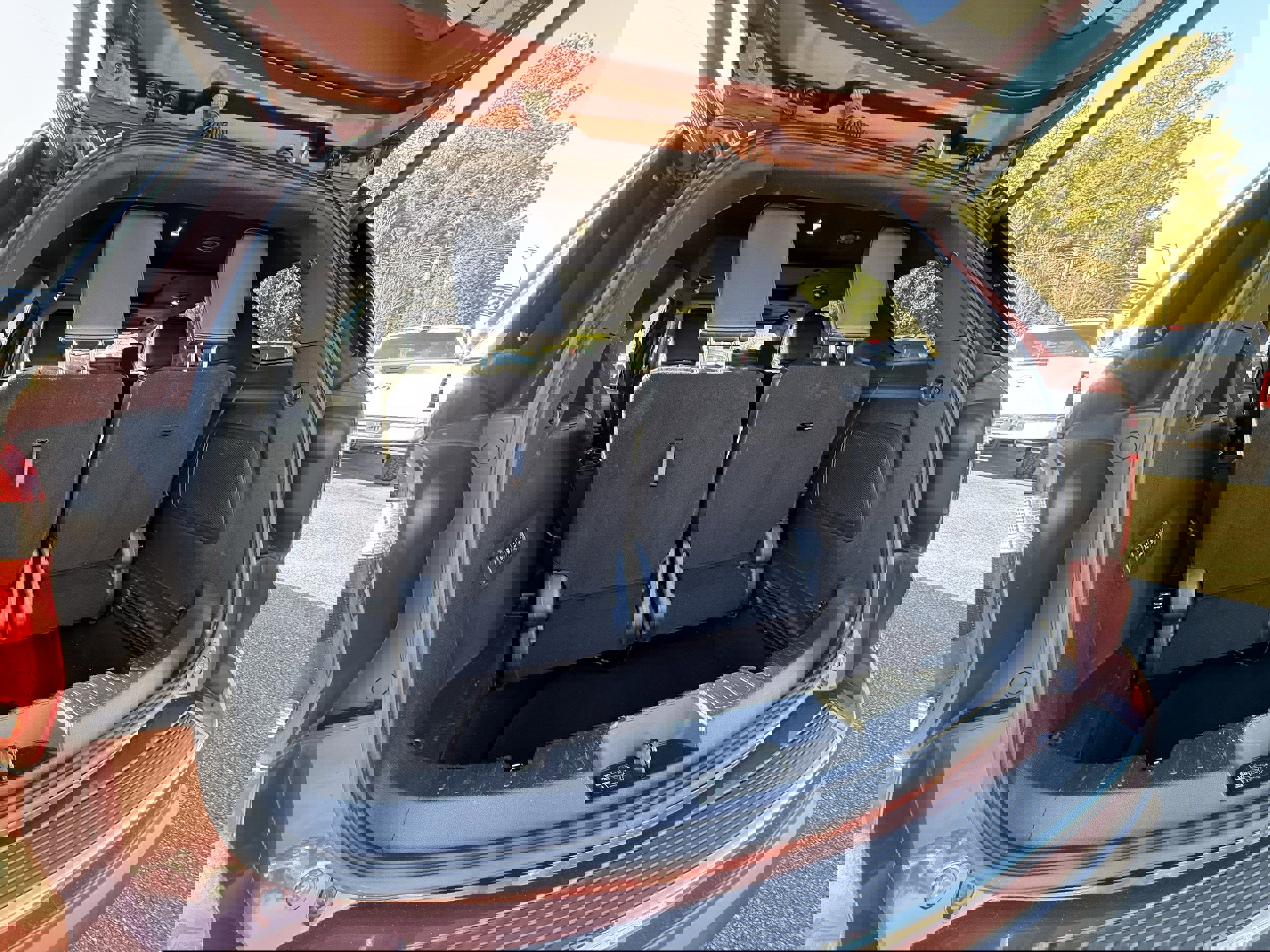 Certified 2018 Ford Explorer Limited w/ Equipment Group 301A image 28