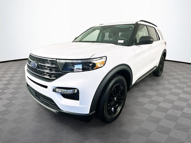Certified 2020 Ford Explorer XLT w/ Equipment Group 202A AWD/4WD image 7