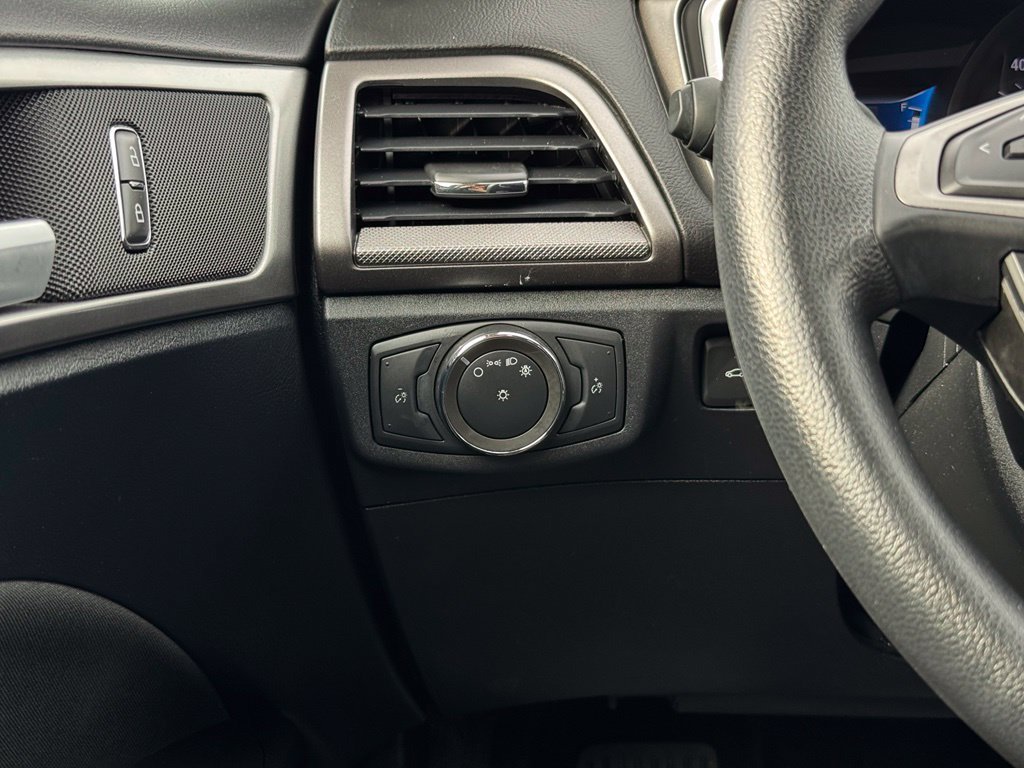 Certified 2020 Ford Fusion SE FWD image 37