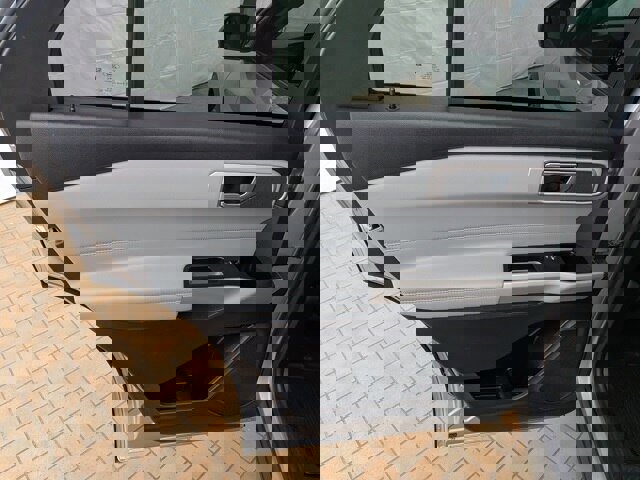 Certified 2021 Ford Explorer XLT w/ Equipment Group 202A image 23