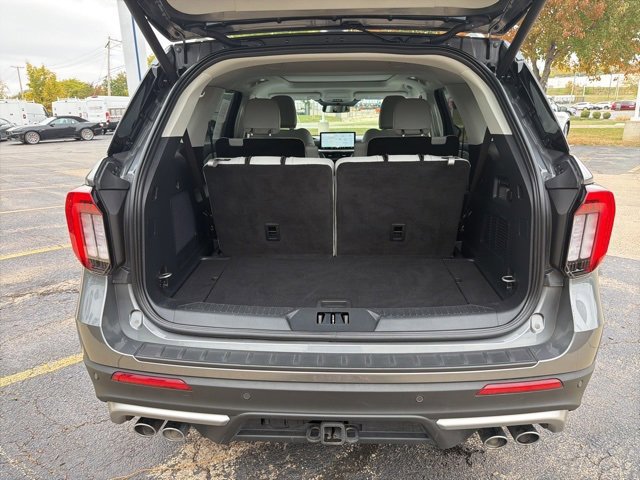 Certified 2025 Ford Explorer Platinum w/ Ultimate Package image 28