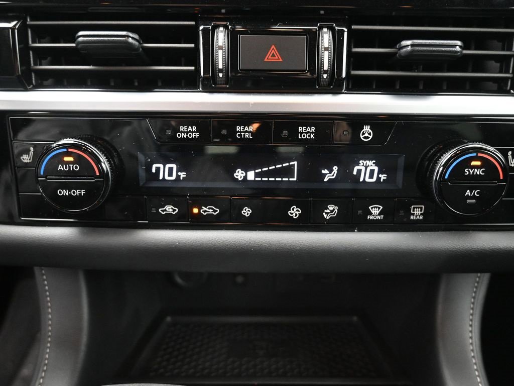 Used 2025 Nissan Pathfinder SL image 30