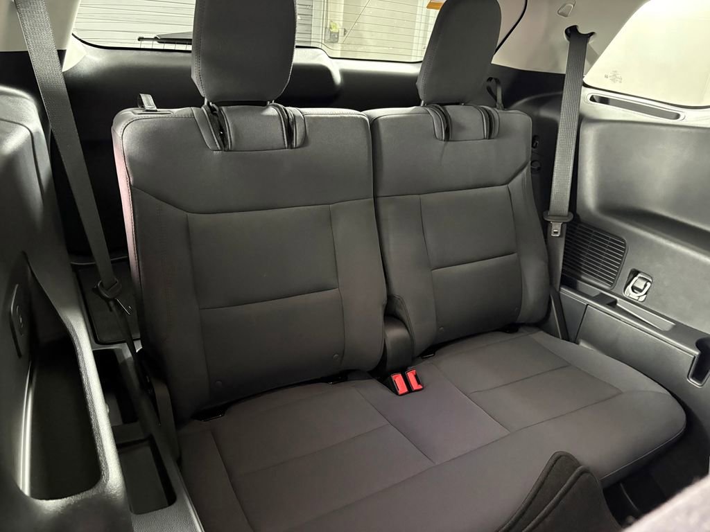 Certified 2025 Ford Explorer Active AWD/4WD image 34