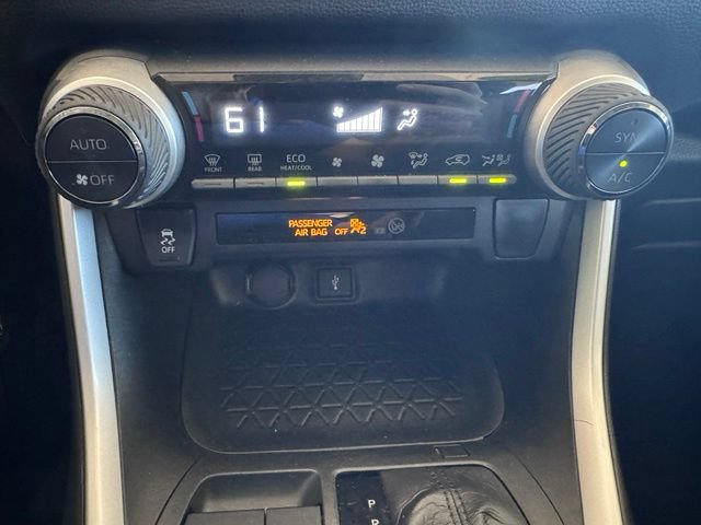 Used 2021 Toyota RAV4 LE w/ Carpet Mat Package (TMS) AWD/4WD image 20