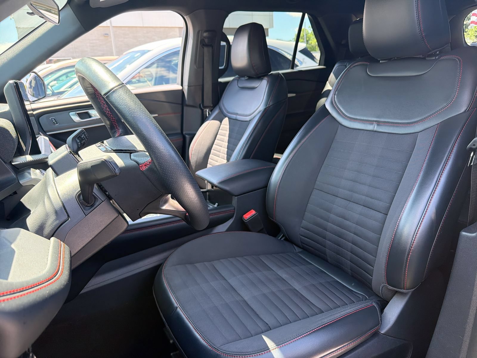 Certified 2025 Ford Explorer ST-Line AWD/4WD image 21