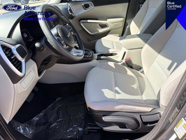 Used 2025 Kia Soul LX FWD image 17