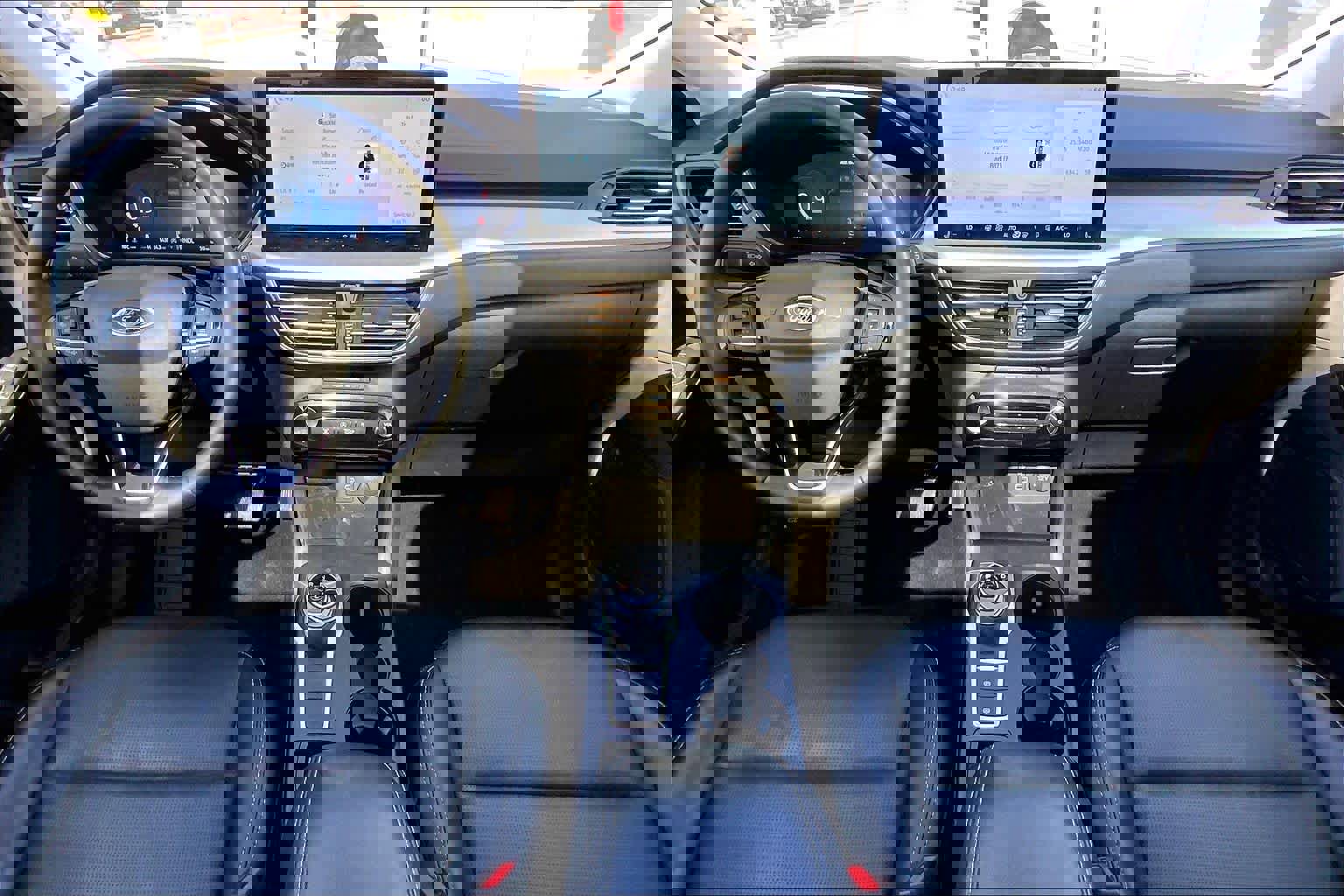 Certified 2025 Ford Escape Platinum AWD/4WD image 15