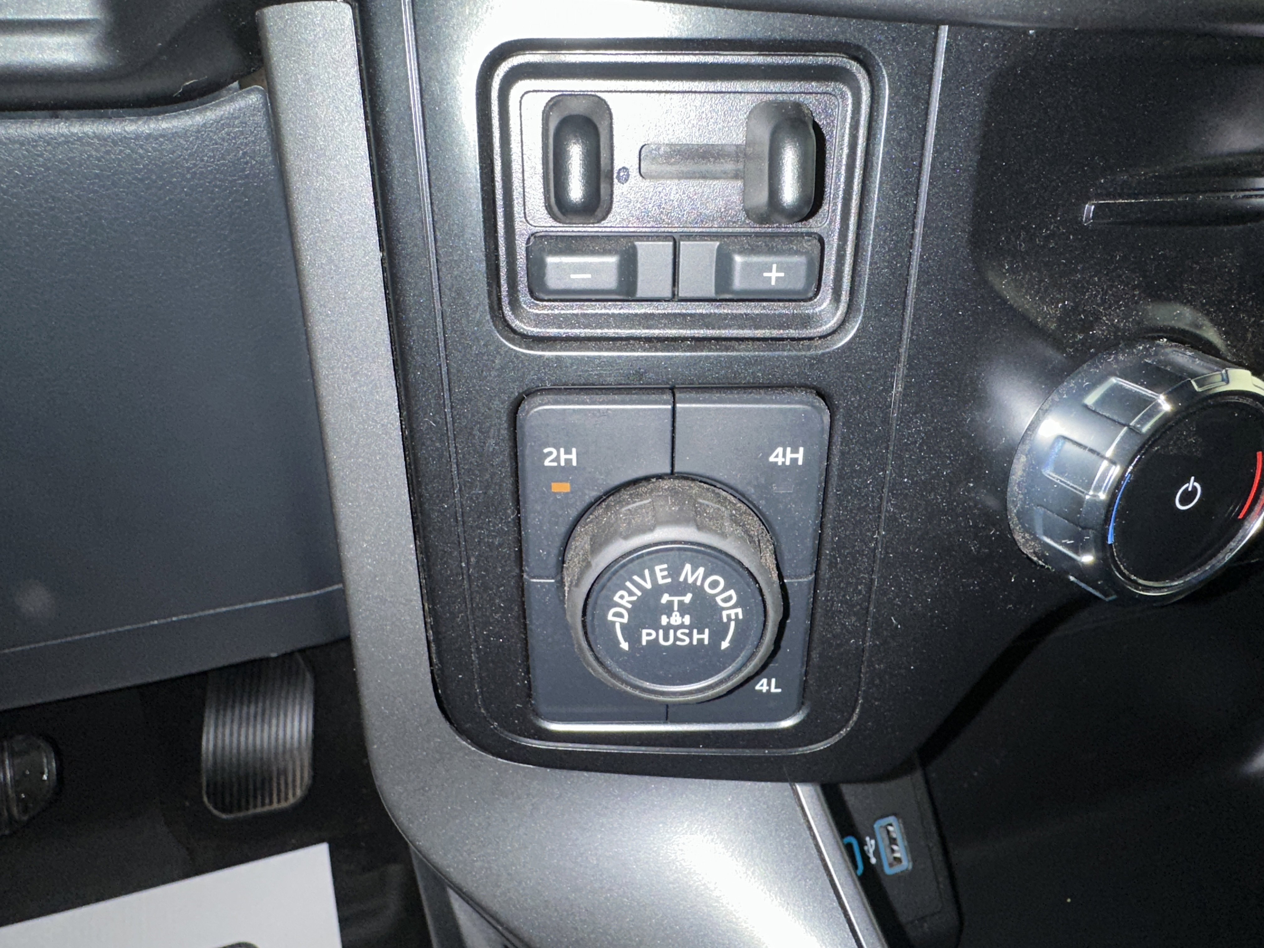 Certified 2024 Ford F150 XLT w/ Equipment Group 302A MID image 21