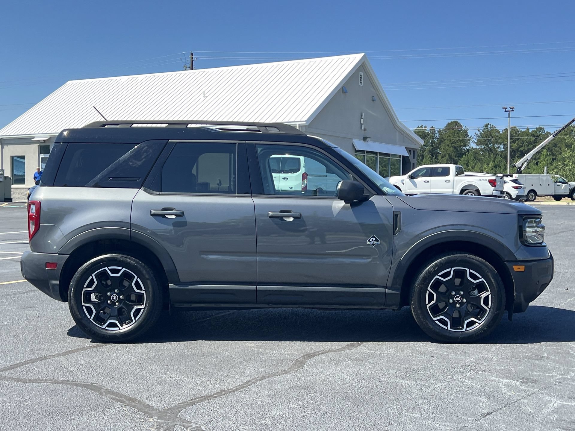 Certified 2025 Ford Bronco Sport Outer Banks w/ Outer Banks Tech Package+ AWD/4WD image 28