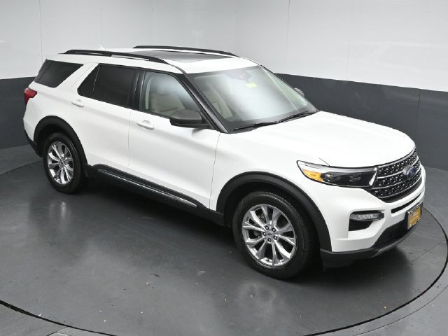 Certified 2024 Ford Explorer XLT w/ Equipment Group 202A AWD/4WD image 45