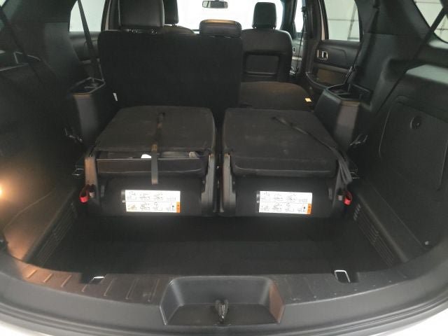 Certified 2018 Ford Explorer XLT w/ Equipment Group 202A FWD image 12