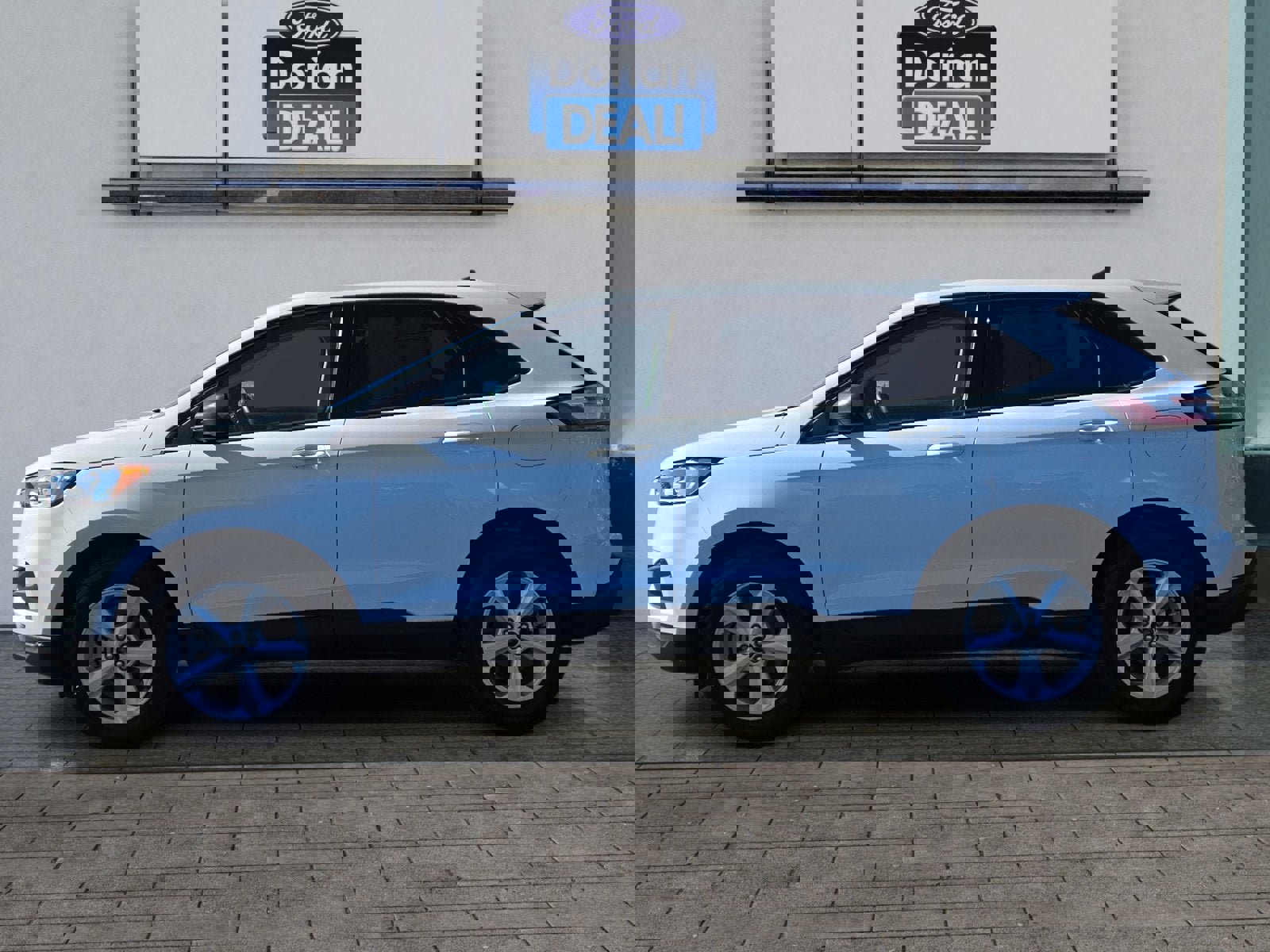 Certified 2024 Ford Edge SE image 2