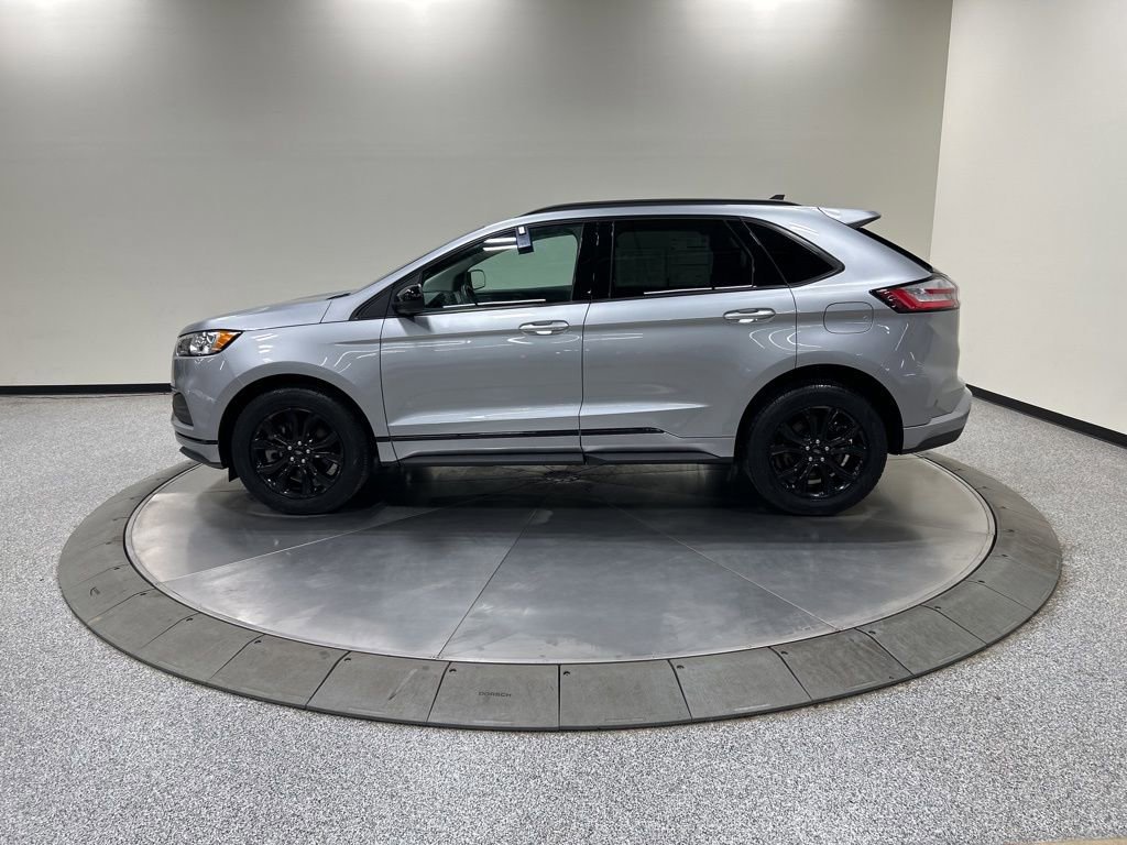 Certified 2024 Ford Edge SE w/ Black Appearance Package AWD/4WD image 2