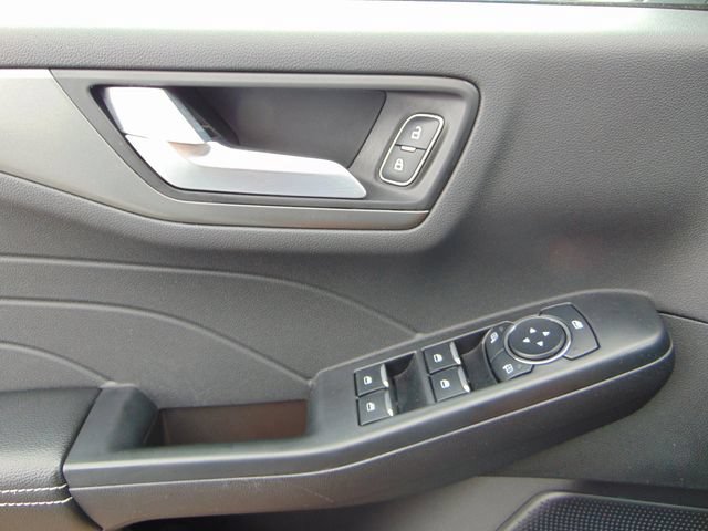 Certified 2026 Ford Escape SE FWD image 20
