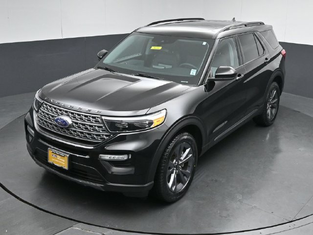 Certified 2024 Ford Explorer XLT w/ Equipment Group 202A AWD/4WD image 48